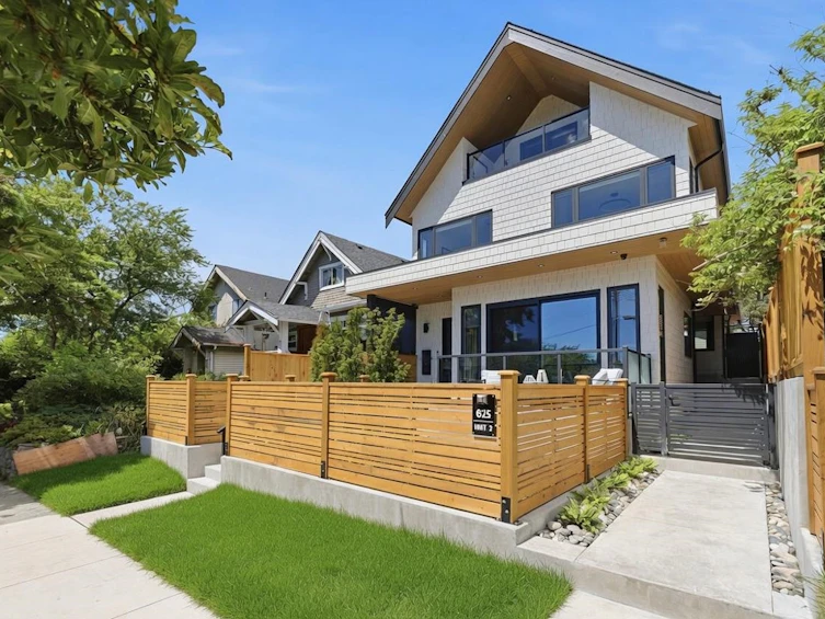 1-625 E 24th Avenue, Vancouver, BC, V5V 2A3