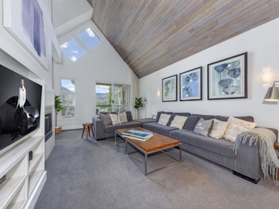 204-4865 Painted Cliff Road - 2
