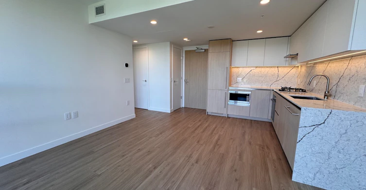 16xx-2135 Springer Avenue, Burnaby, BC, V5B 3K4 - 12