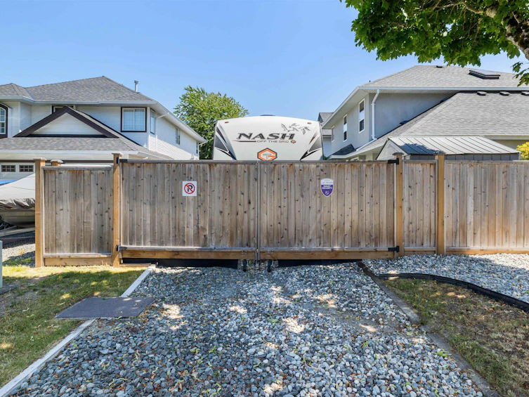 18851 64a Avenue, Surrey, BC, V3S 8V3 - 11