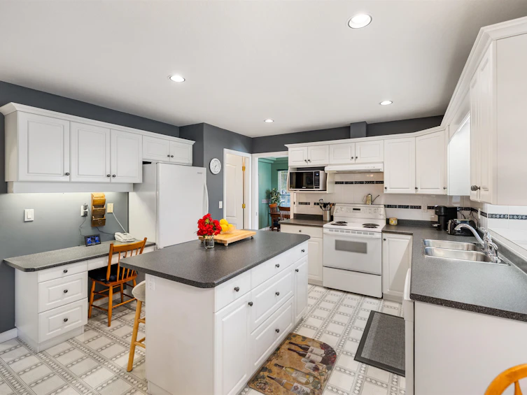 18851 64a Avenue, Surrey, BC, V3S 8V3 - 13