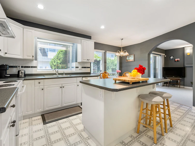 18851 64a Avenue, Surrey, BC, V3S 8V3 - 15