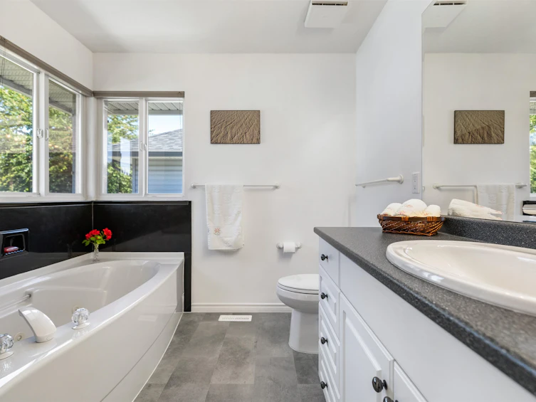18851 64a Avenue, Surrey, BC, V3S 8V3 - 33