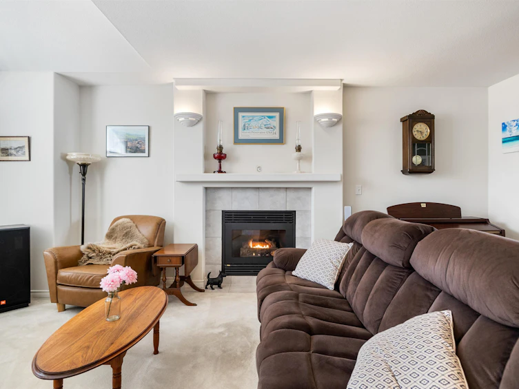 18851 64a Avenue, Surrey, BC, V3S 8V3 - 8