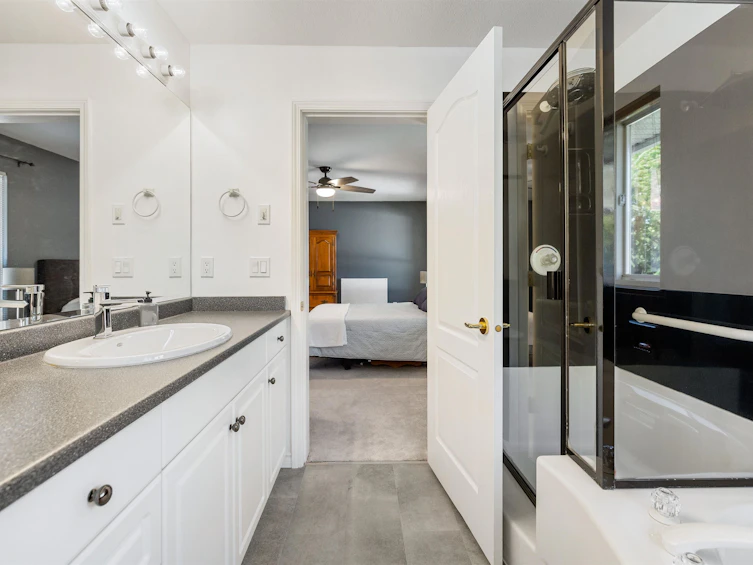 18851 64a Avenue, Surrey, BC, V3S 8V3 - 35