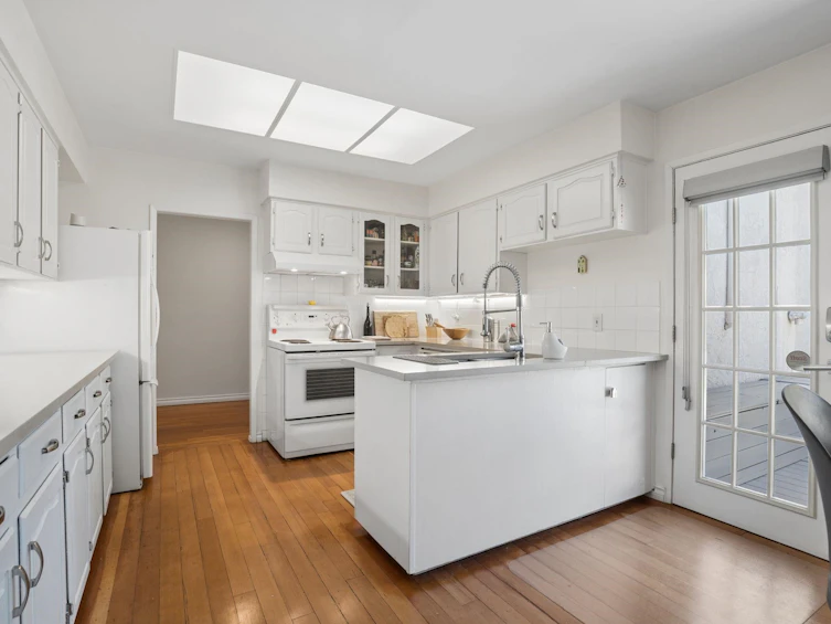 1034 Heywood Street, North Vancouver, BC, V7L 1H3 - 13