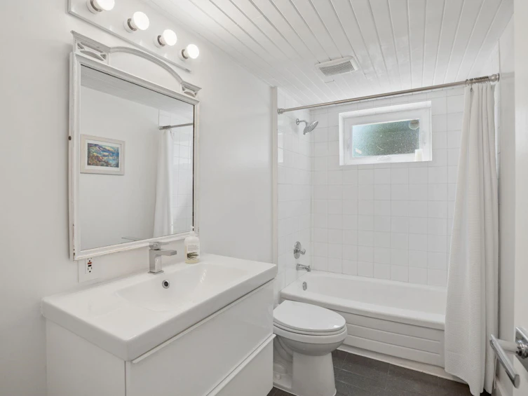1034 Heywood Street, North Vancouver, BC, V7L 1H3 - 25