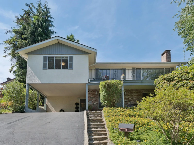 1034 Heywood Street, North Vancouver, BC, V7L 1H3