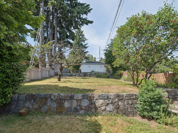 1034 Heywood Street, North Vancouver, BC, V7L 1H3 - 30