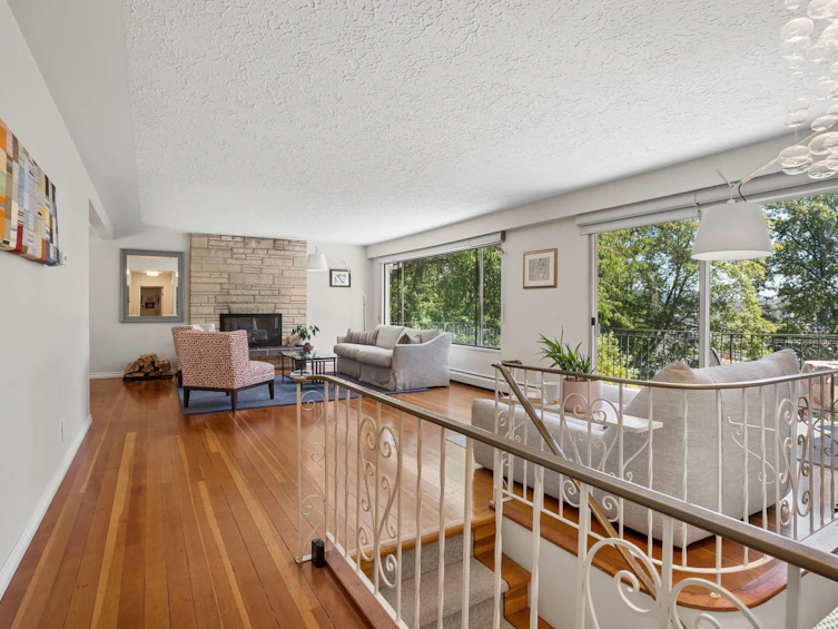 1034 Heywood Street, North Vancouver, BC, V7L 1H3 - 4