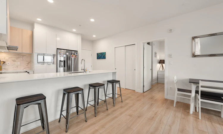 227-1792 Starling Drive