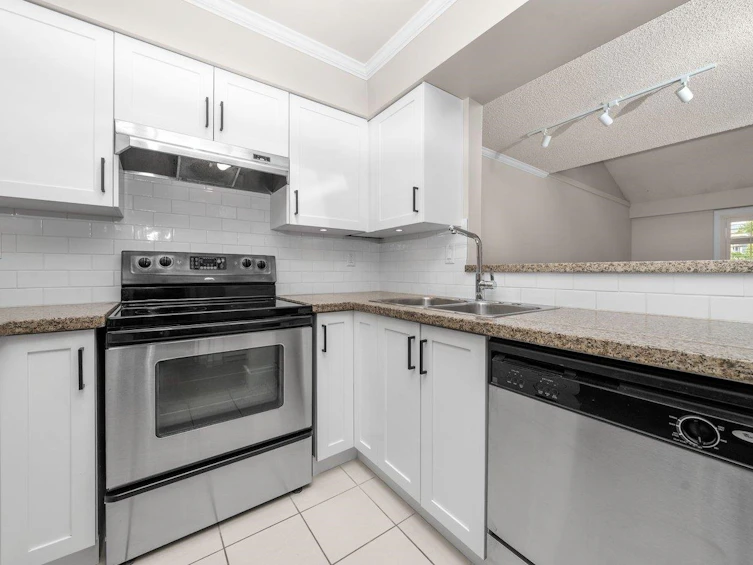 301-235 W 4th Street, North Vancouver, BC, V7M 1H8 - 3