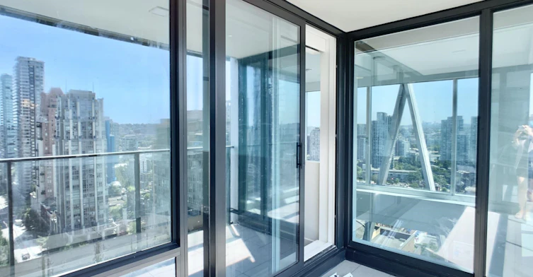 1111 Richards, Vancouver, BC, V6B 0S3 - 11
