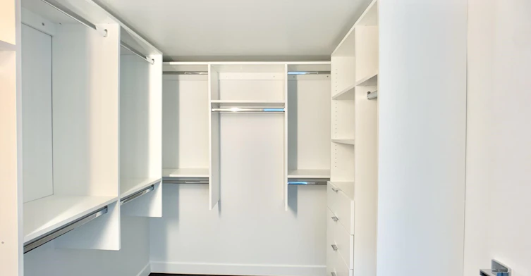1111 Richards, Vancouver, BC, V6B 0S3