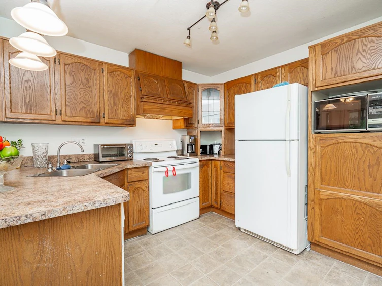 11-12049 217th Street, Maple Ridge, BC, V2X 5L2 - 7