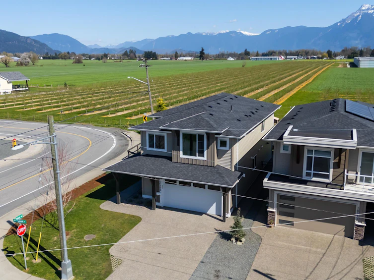 10398 Wedgewood Drive, Chilliwack, BC, V2P 6B9 - 2
