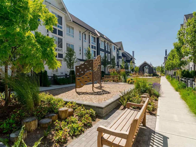 23-8476 207a Street, Langley, BC, V2Y 0S6 - 38