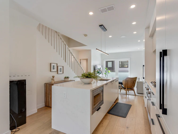 125-649 E 3rd Street, North Vancouver, BC, V7L 1G6 - 8