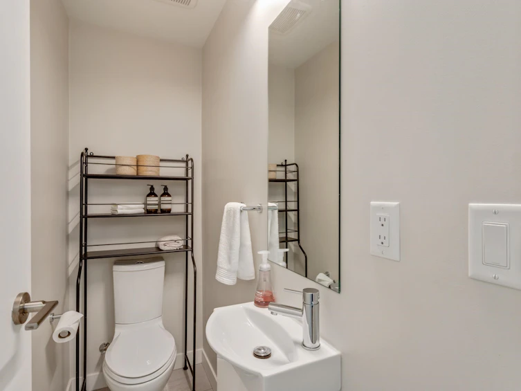 125-649 E 3rd Street, North Vancouver, BC, V7L 1G6 - 10