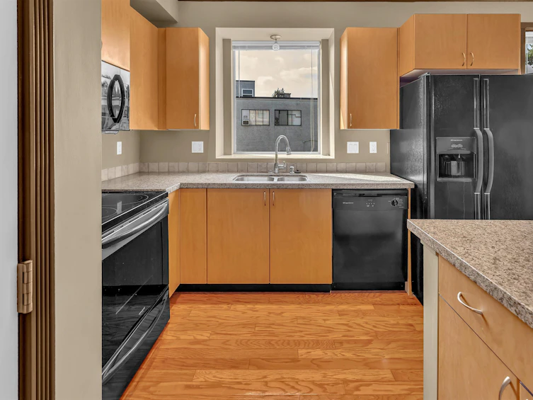 312-33485 South Fraser Way, Abbotsford, BC, V2S 8P9 - 6