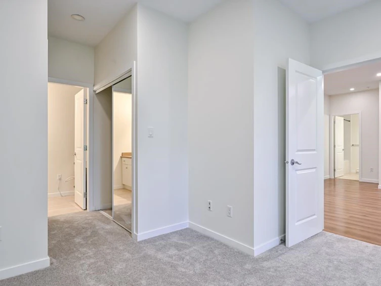 213-33318 E Bourquin Crescent, Abbotsford, BC, V2S 0A6 - 29