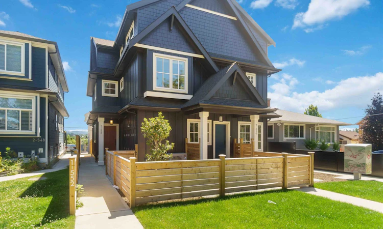 1-550 Kaslo Street