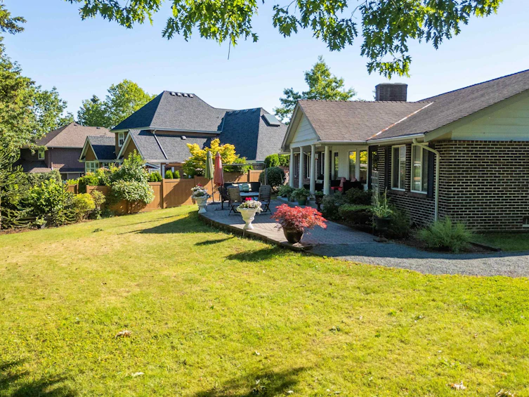 3010 Semiahmoo Trail, Surrey, BC, V4P 1H3