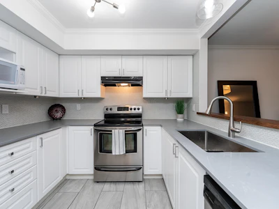 305-2340 Hawthorne Avenue - 2