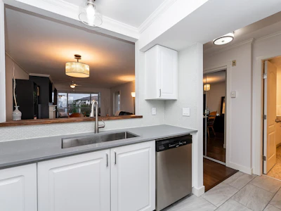 305-2340 Hawthorne Avenue - 3