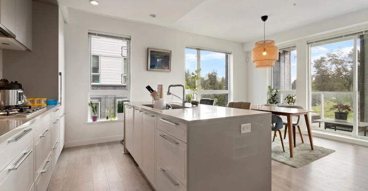 310-6677 Cambie Street, Vancouver, BC, V6P 3H1 - 4
