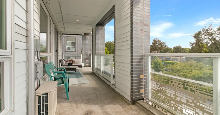 310-6677 Cambie Street, Vancouver, BC, V6P 3H1 - 9