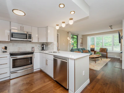 304-220 Newport Drive - 4