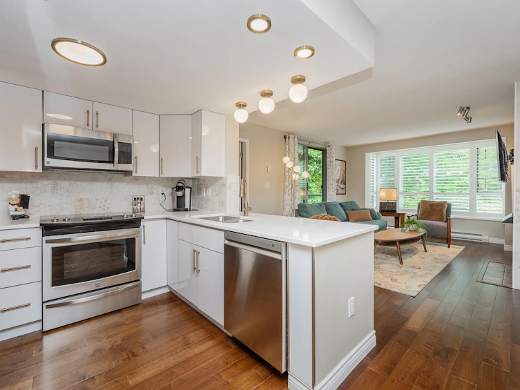 304-220 Newport Drive, Port Moody, BC, V3H 5B8
