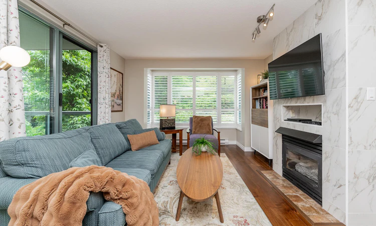 304-220 Newport Drive