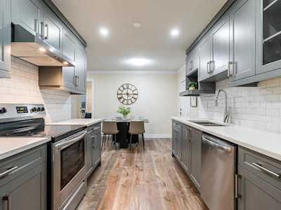 27036 28 Avenue - 2