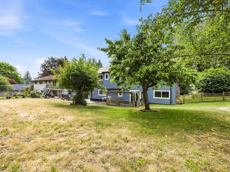 1102 Grandview Road, Gibsons, BC, V0N 1V3 - 2