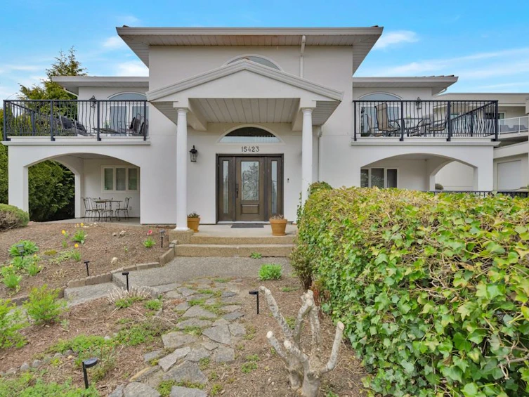 15423 Buena Vista Avenue, Surrey, BC, V4B 1Y9