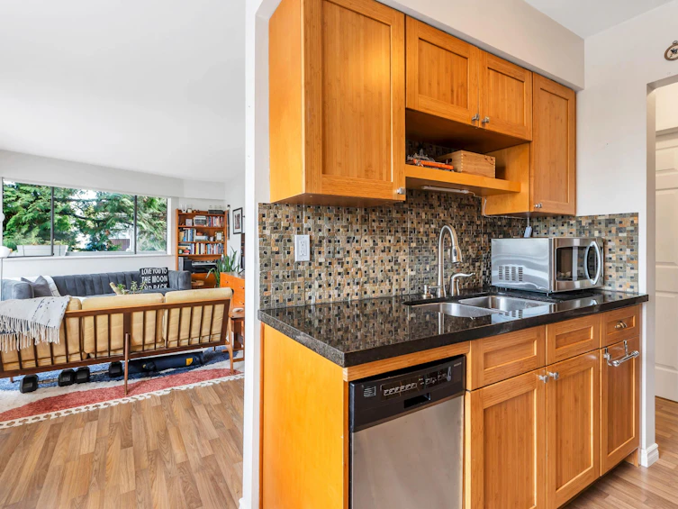 207-2080 Maple Street, Vancouver, BC, V6J 4P9 - 5