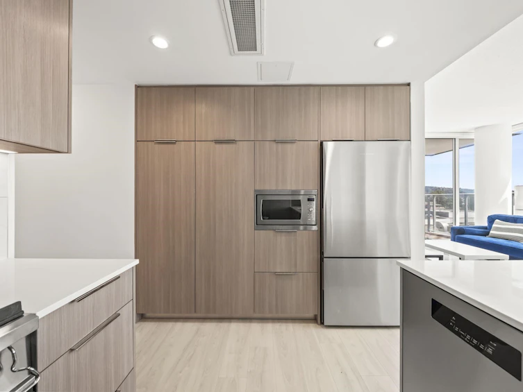 903-1471 Hunter Street, North Vancouver, BC, V7J 1H3 - 3