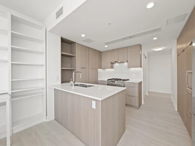 903-1471 Hunter Street - 3