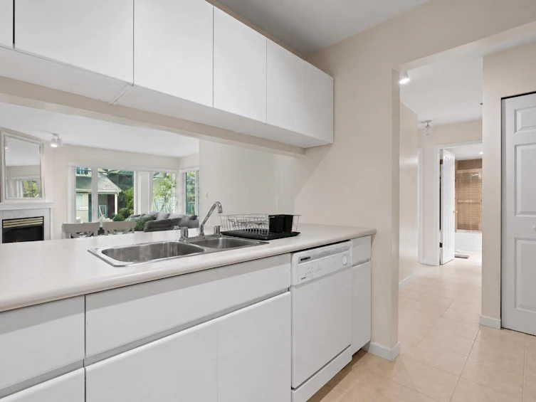 108-3250 W Broadway, Vancouver, BC, V6K 2H4 - 13