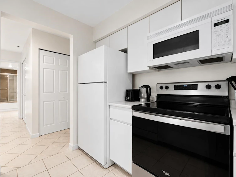 108-3250 W Broadway, Vancouver, BC, V6K 2H4 - 12