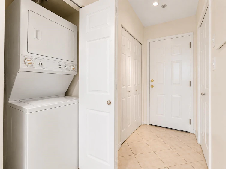 108-3250 W Broadway, Vancouver, BC, V6K 2H4 - 23