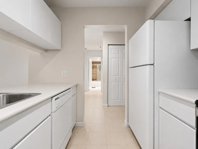 108-3250 W Broadway, Vancouver, BC, V6K 2H4 - 15