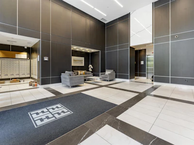 608-2388 Madison Avenue - 5