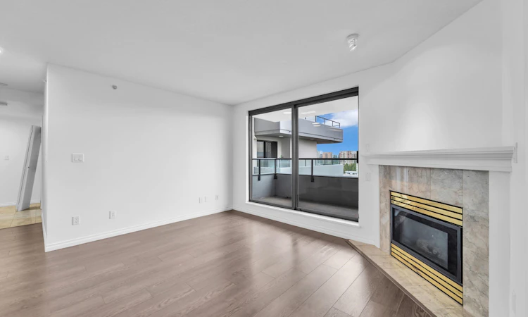 1106-6611 Cooney Road