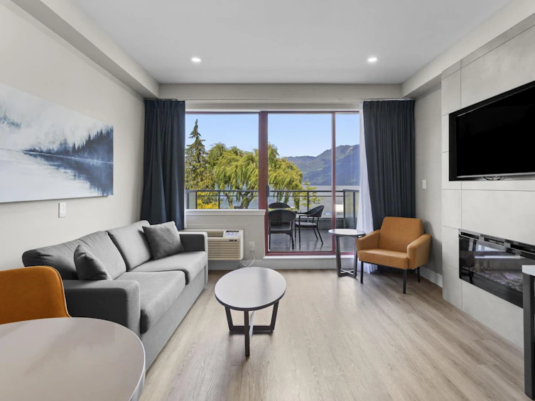 206C-160 Esplanade Avenue, Harrison Hot Springs, BC, V0M 1K0 - 3