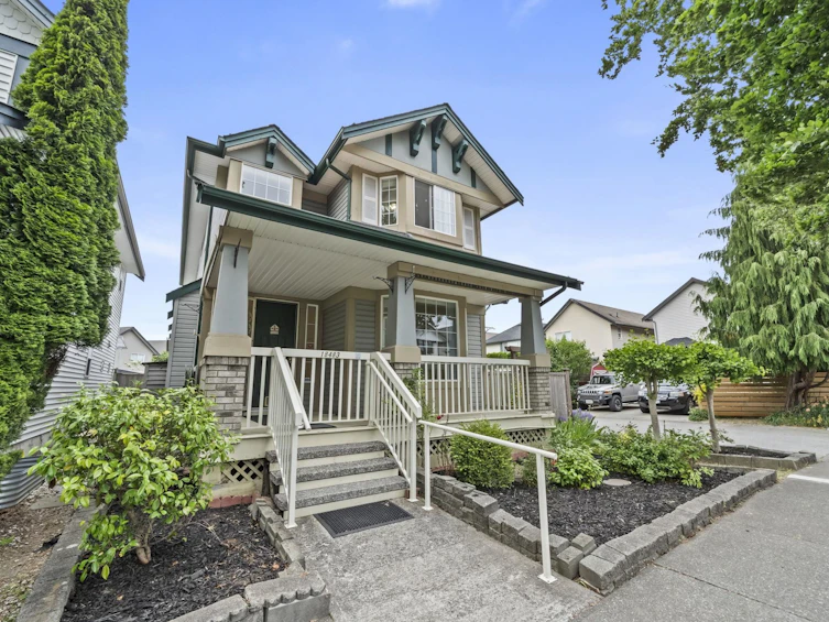 18483 66a Avenue, Surrey, BC, V3S 9B1 - 2
