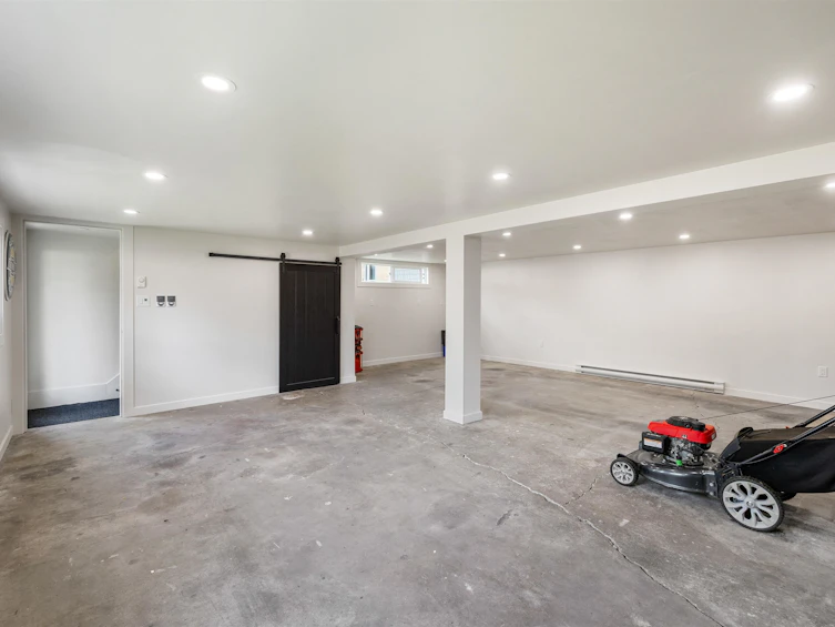 34850 Clayburn Road, Abbotsford, BC, V2S 7Y9 - 31