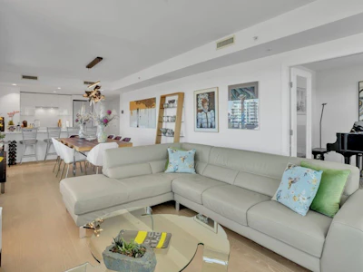 1102-5766 Gilbert Road - 3